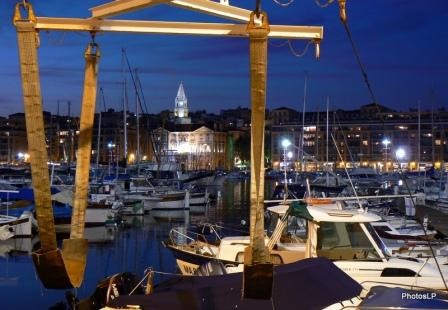 Le vieux port et la mairie de Marseille- PhotosLP-2008.JPG