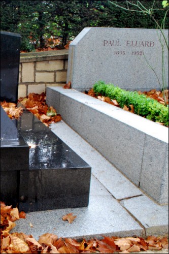 Paul Eluard-Père Lachaise-PhotosLP Fallot.jpg