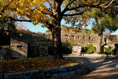 Vers les remparts Est à St Paul de Vence-PhotosLp Fallot.jpg