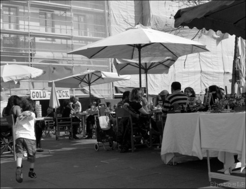 Sur la place Garibaldi un samedi-Nice 2011-PhotosLP Fallot.jpg