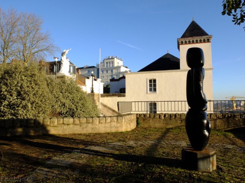 Devant le musée Jules Verne-PhotosLP Fallot-DSCF0938.jpg