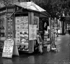 Kiosque parisien-PhotosLP Fallot.jpg