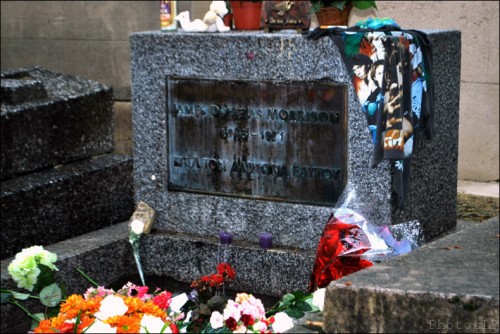 Jim Morrisson-Père Lachaise-PhotosLP  Fallot.jpg