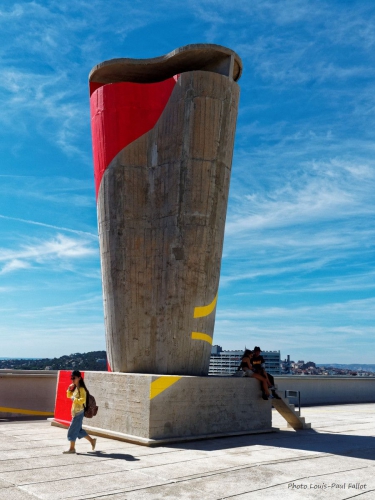 marseille,cité radieuse,le corbusier,felice varini,village,exposition,mamo